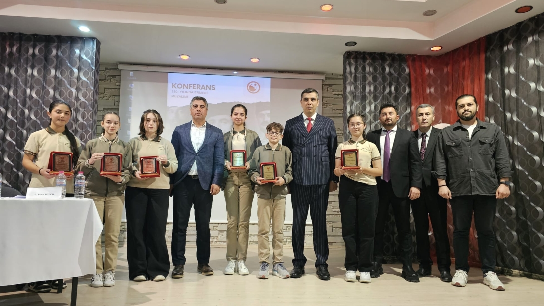 ATATÜRK ORTAOKULU ÖĞRENCİLERİNDEN KONFERANS